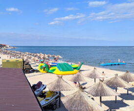 Пляж «Бухта» в Бердянске на Ближней косе